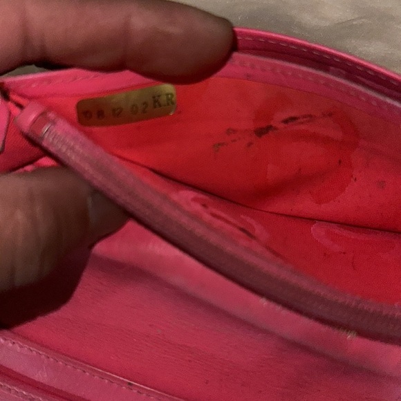 Selling Preloved authentic Chanel wallet - Picture 4 of 6